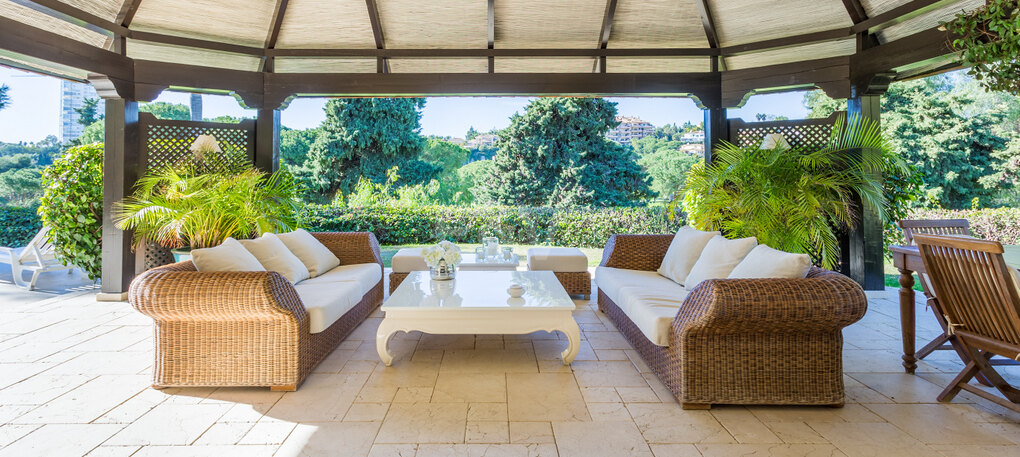Luxurious African-style villa in Rio Real Golf