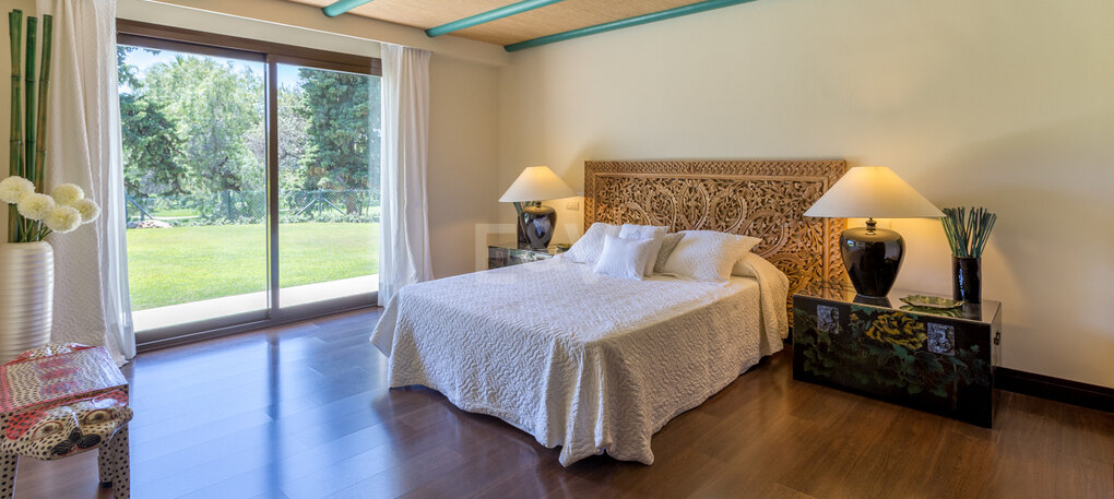 Luxurious African-style villa in Rio Real Golf