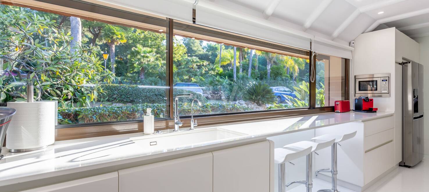Luxurious African-style villa in Rio Real Golf
