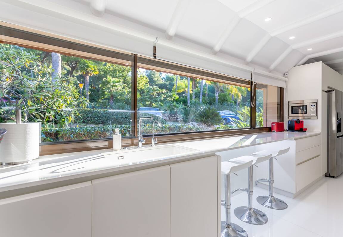 Luxurious African-style villa in Rio Real Golf