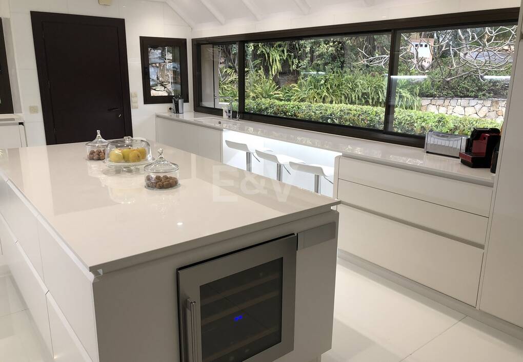 Luxurious African-style villa in Rio Real Golf