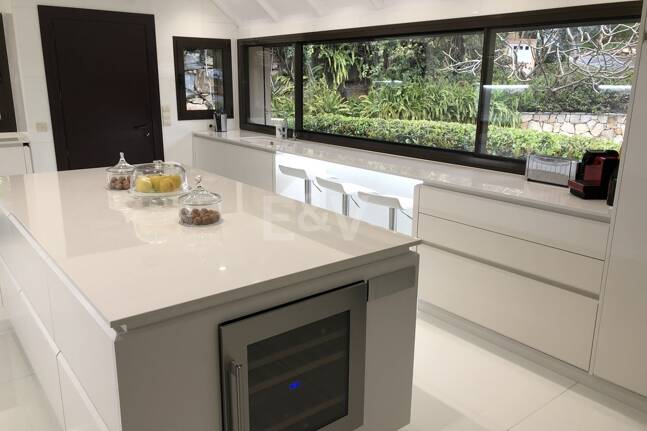 Luxurious African-style villa in Rio Real Golf