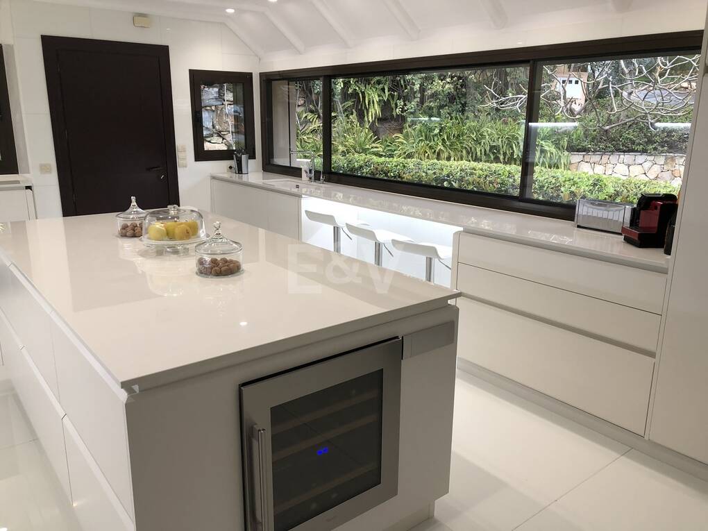 Luxurious African-style villa in Rio Real Golf