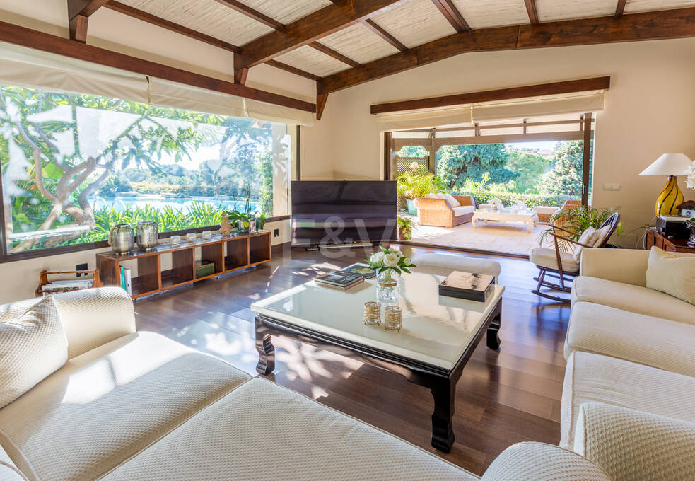 Luxurious African-style villa in Rio Real Golf
