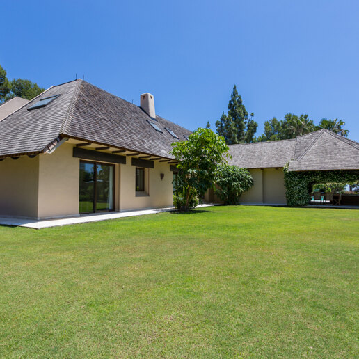 Luxurious African-style villa in Rio Real Golf