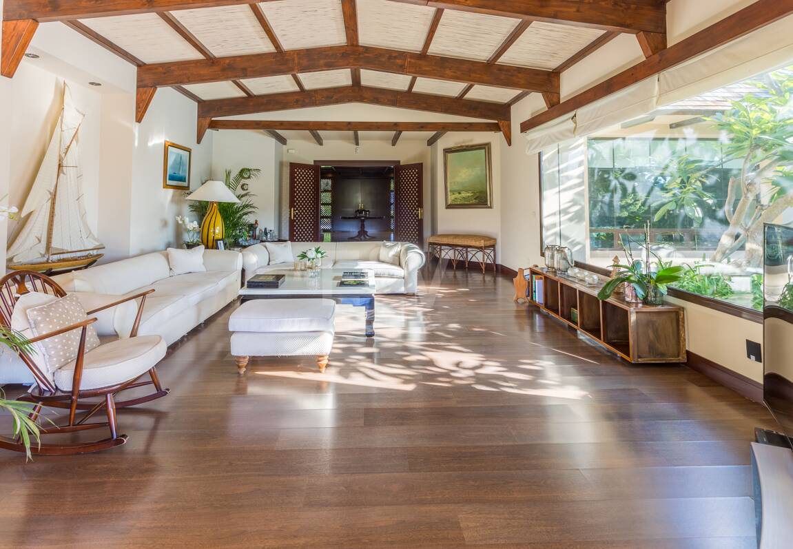Luxurious African-style villa in Rio Real Golf