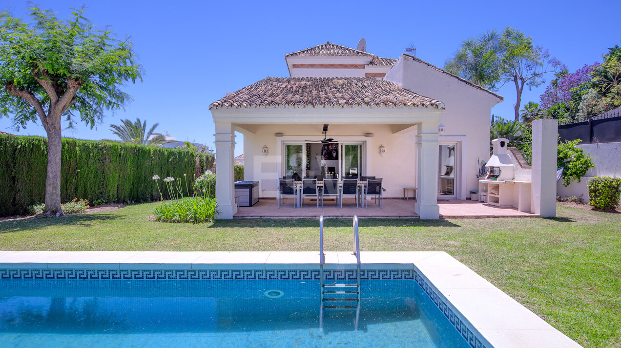 Encantadora villa en La Quinta. Precio desde €6,000 por semana