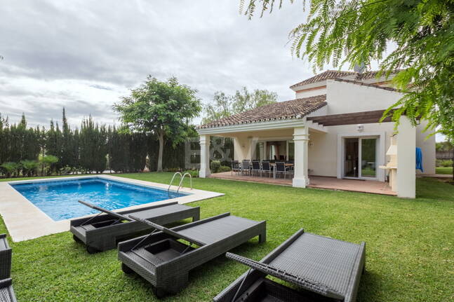 Charmante Villa in La Quinta. Preise ab 6,000 € pro Woche