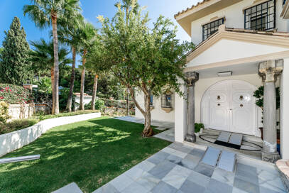 Elegant golffrontvilla i Rio Real Marbella