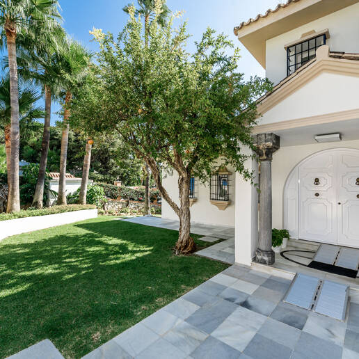 Elegant golffrontvilla i Rio Real Marbella