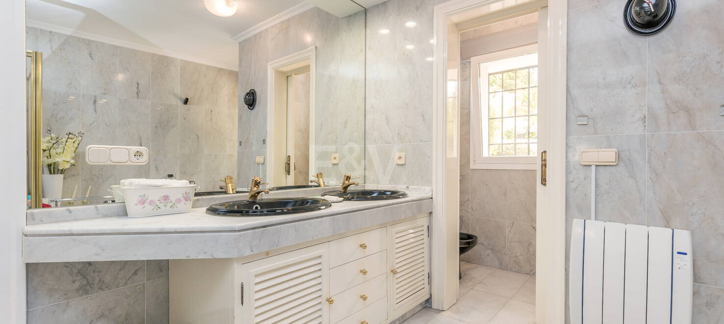 Elegant golffrontvilla i Rio Real Marbella