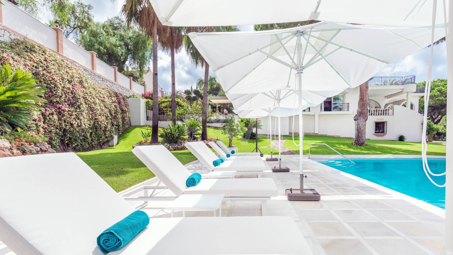 Elegant golffrontvilla i Rio Real Marbella