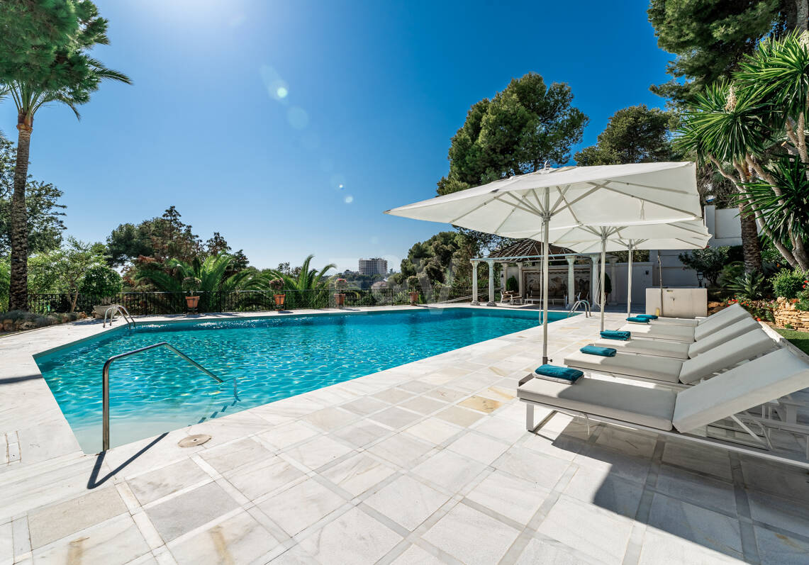 Elegancki Frontline Golf Villa w Rio Real