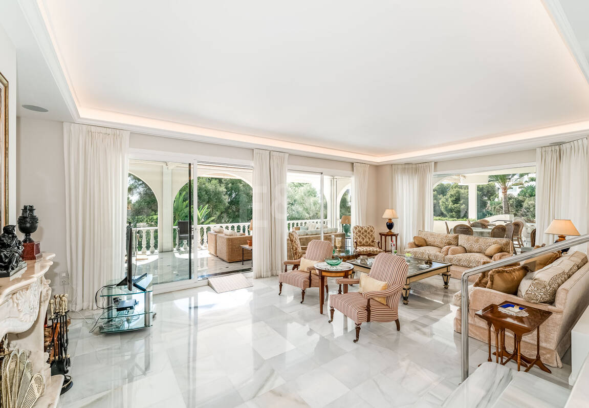 Elegant golffrontvilla i Rio Real Marbella