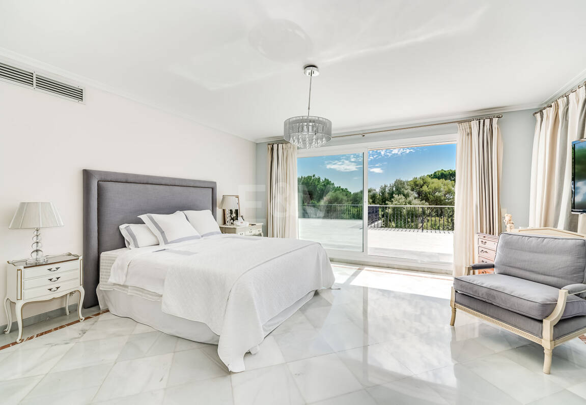 Elegant golffrontvilla i Rio Real Marbella