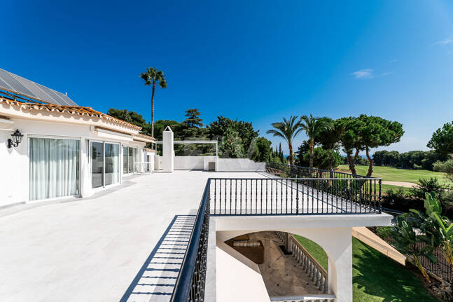 Elegant golffrontvilla i Rio Real Marbella
