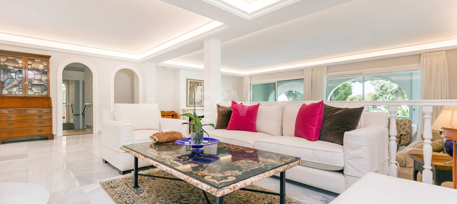 Elegant golffrontvilla i Rio Real Marbella