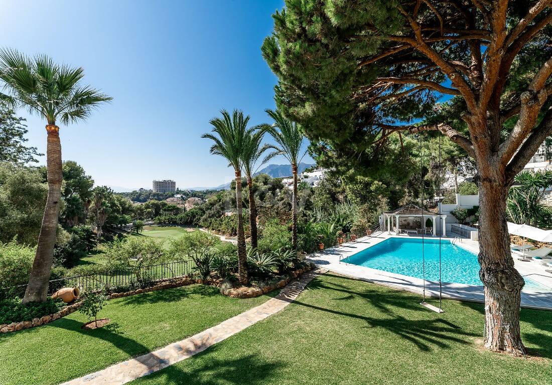 Elegancki Frontline Golf Villa w Rio Real