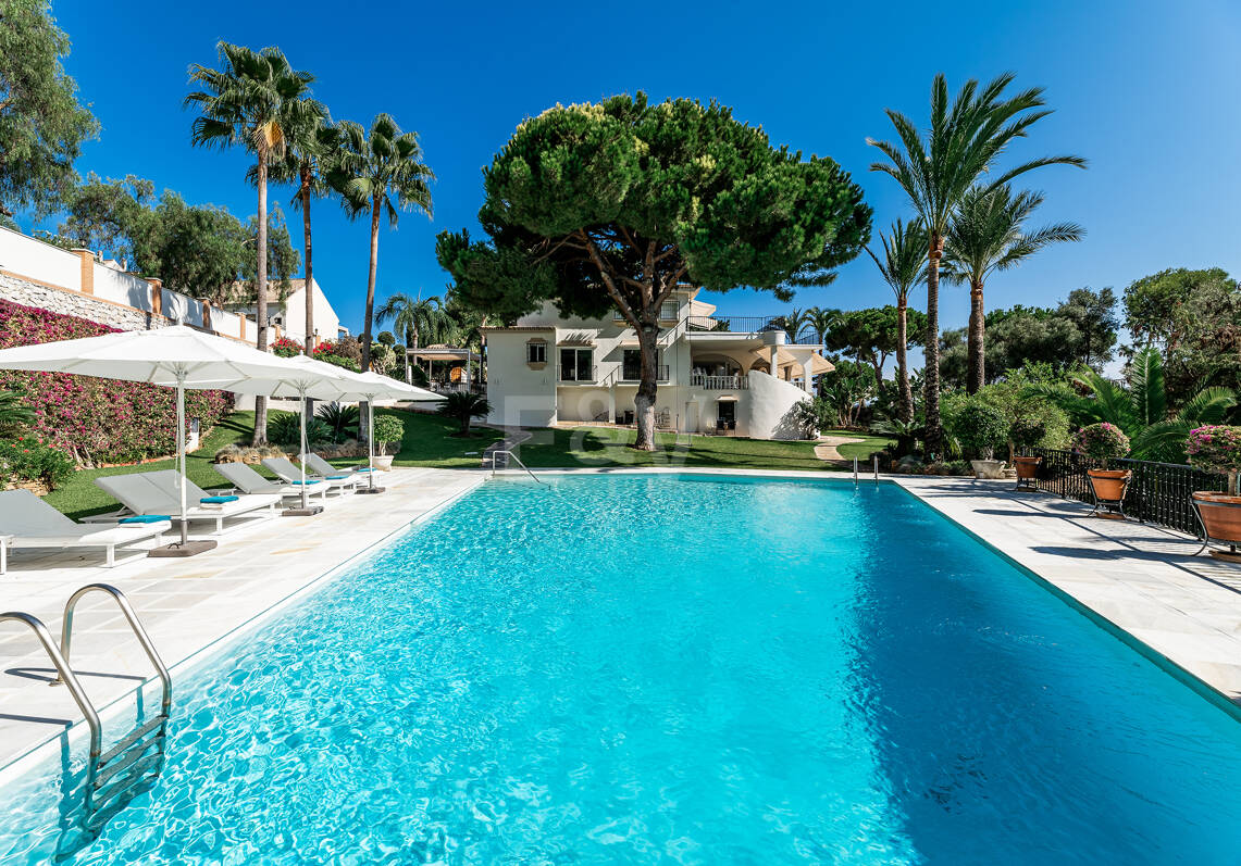 Elegancki Frontline Golf Villa w Rio Real