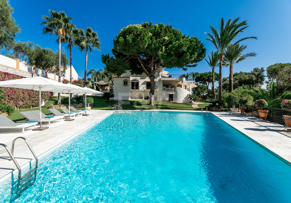 Elegancki Frontline Golf Villa w Rio Real