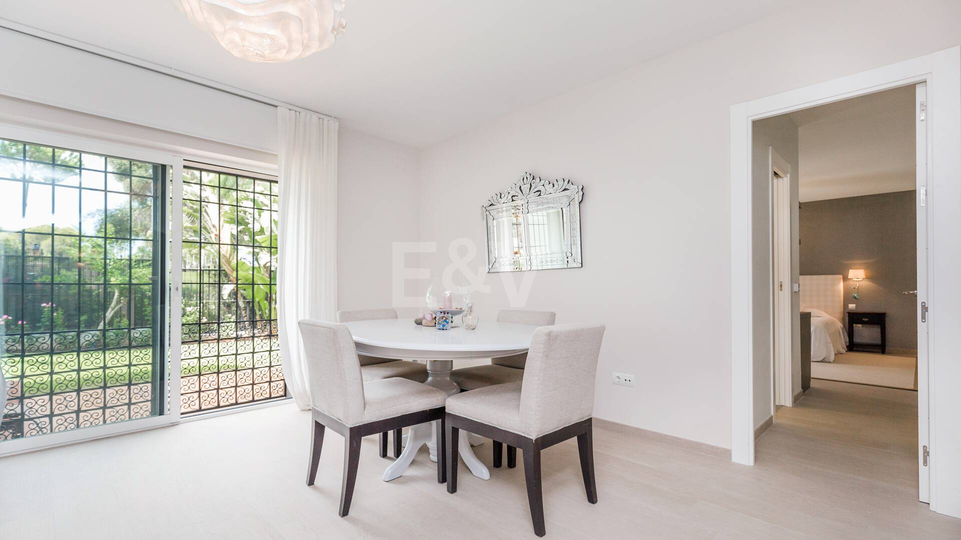 Elegant golffrontvilla i Rio Real Marbella