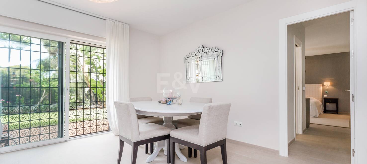 Elegant golffrontvilla i Rio Real Marbella