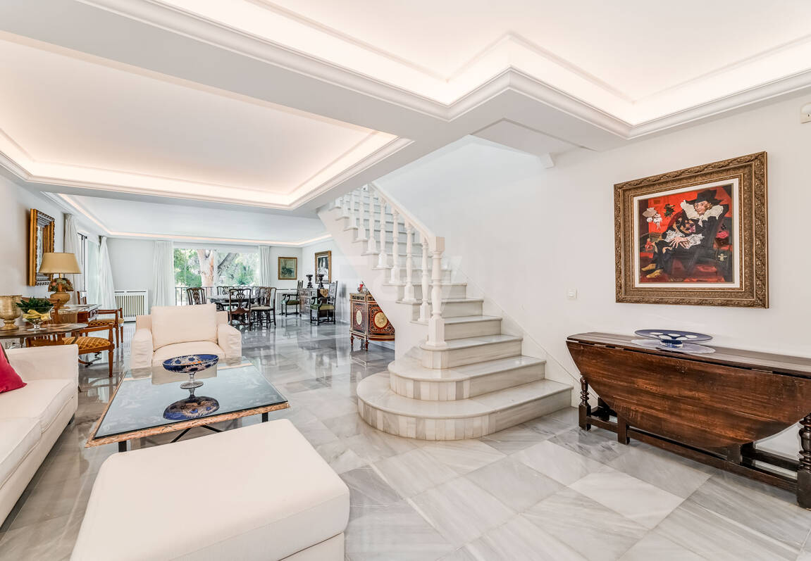 Elegant golffrontvilla i Rio Real Marbella