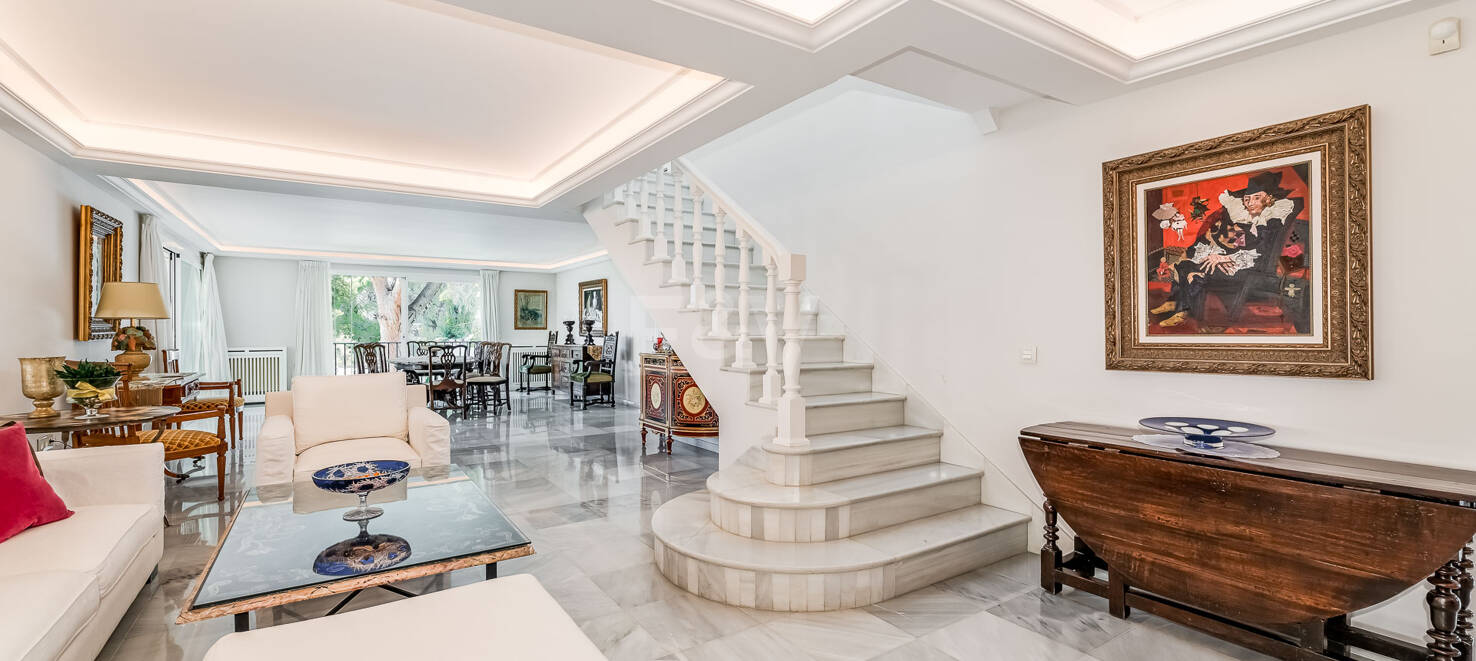 Elegant golffrontvilla i Rio Real Marbella