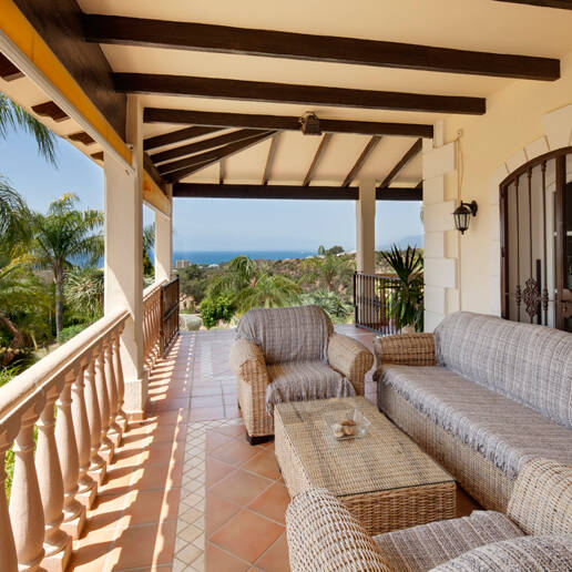 Villa with Panoramic Views in Los Altos de los Monteros
