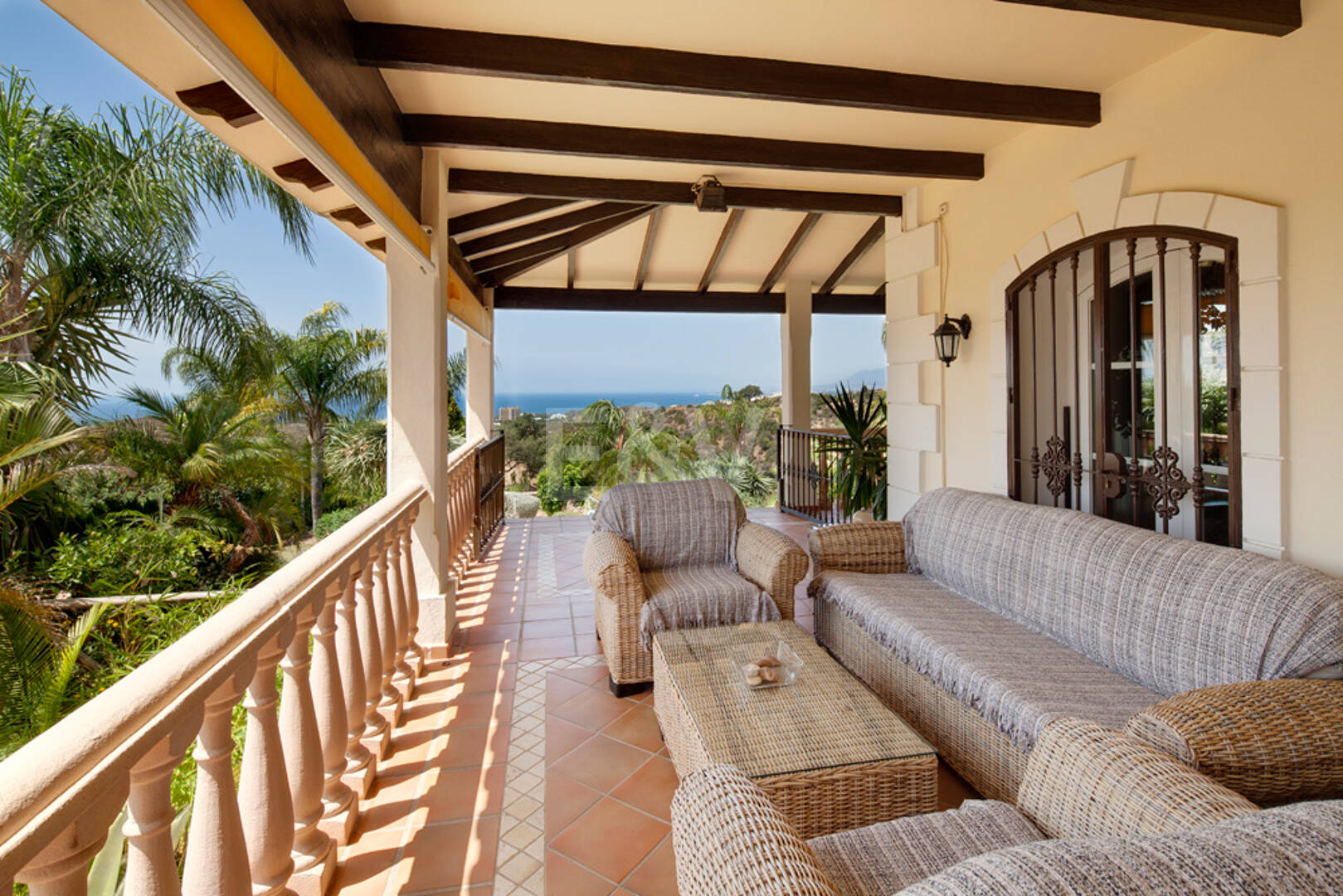 Villa mit Panoramablick in Los Altos de los Monteros