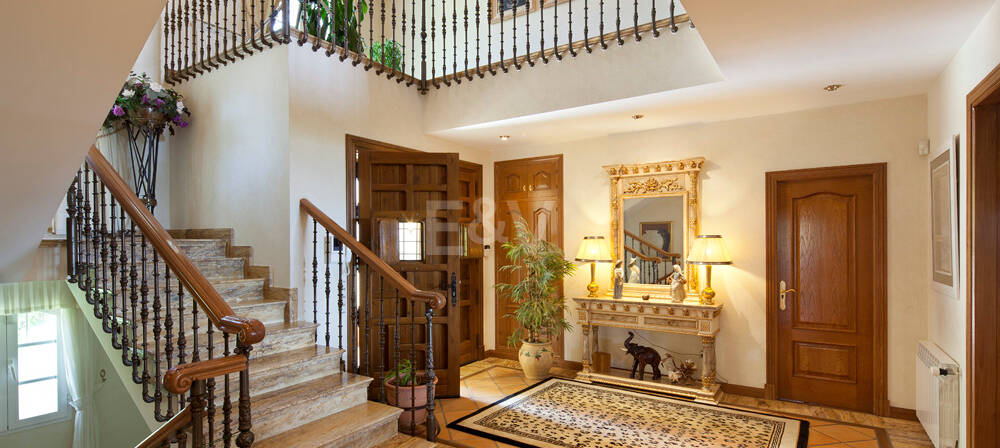 Villa with Panoramic Views in Los Altos de los Monteros