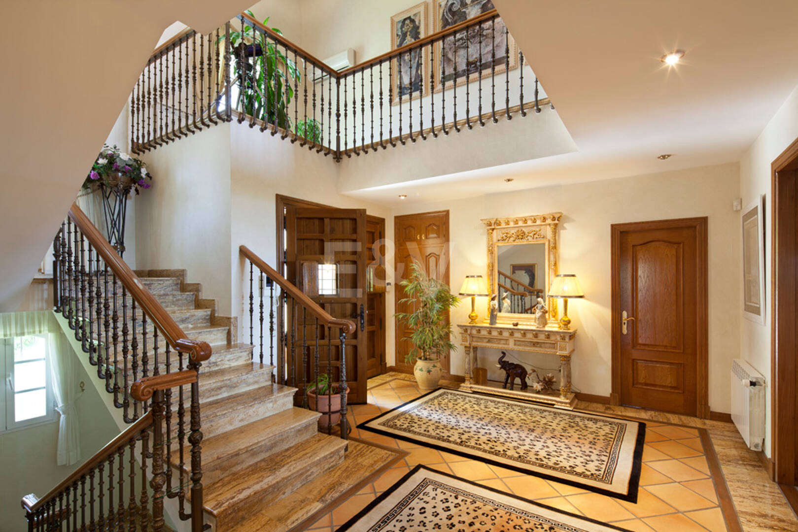 Villa mit Panoramablick in Los Altos de los Monteros