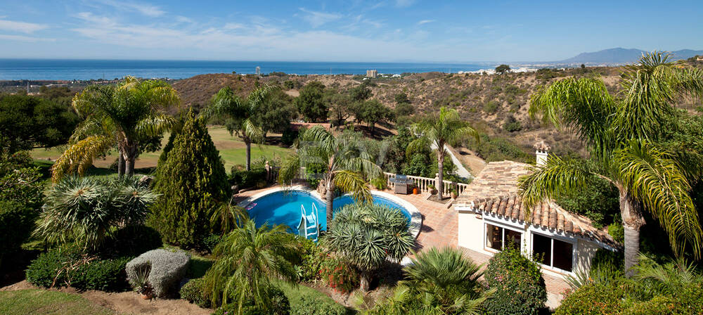 Villa with Panoramic Views in Los Altos de los Monteros