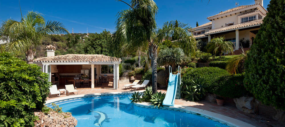 Villa with Panoramic Views in Los Altos de los Monteros