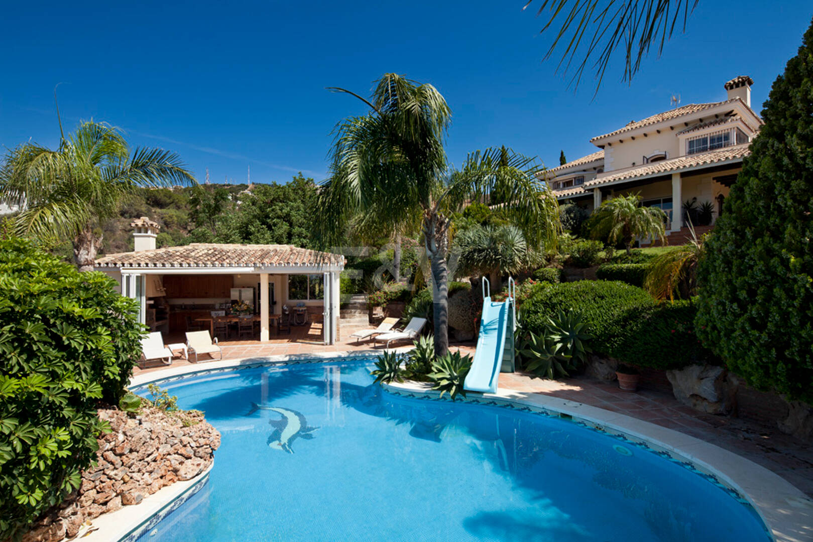 Villa mit Panoramablick in Los Altos de los Monteros