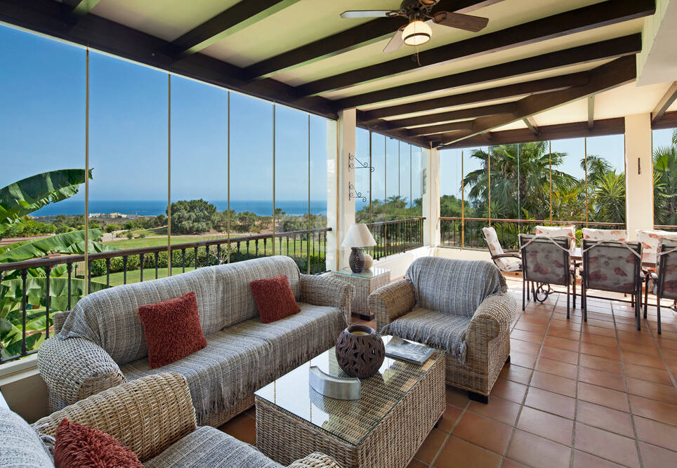 Villa med panoramautsikt till salu i Los Monteros