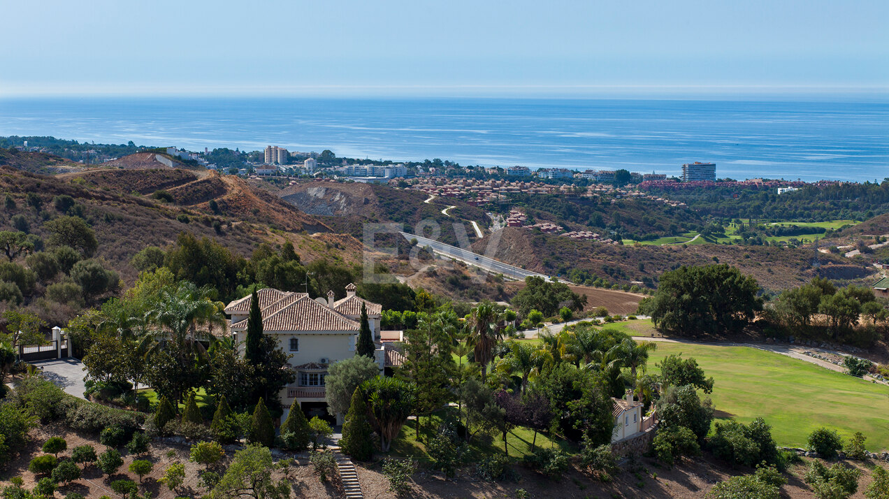 Villa mit Panoramablick in Los Altos de los Monteros