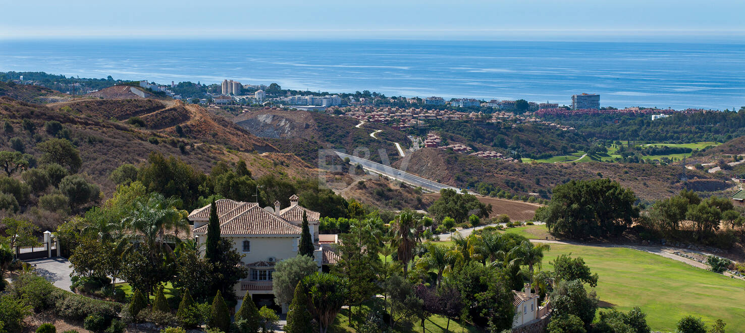 Villa with Panoramic Views in Los Altos de los Monteros