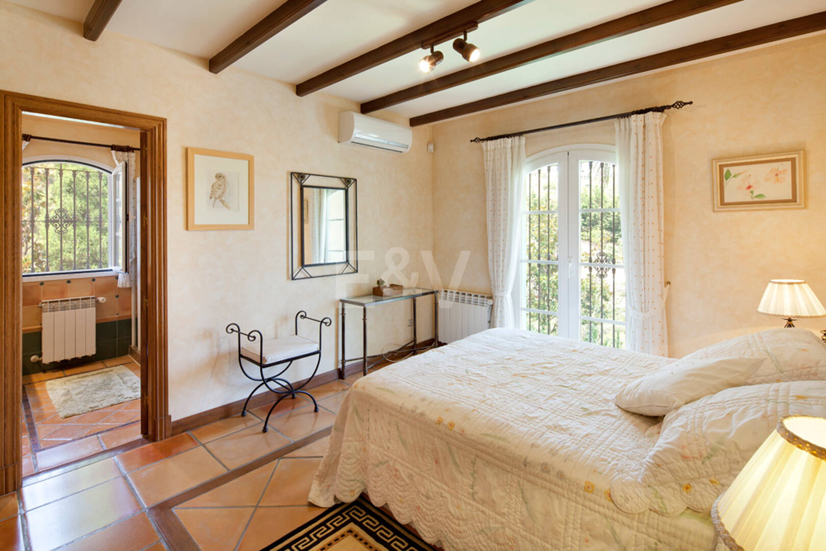 Villa mit Panoramablick in Los Altos de los Monteros