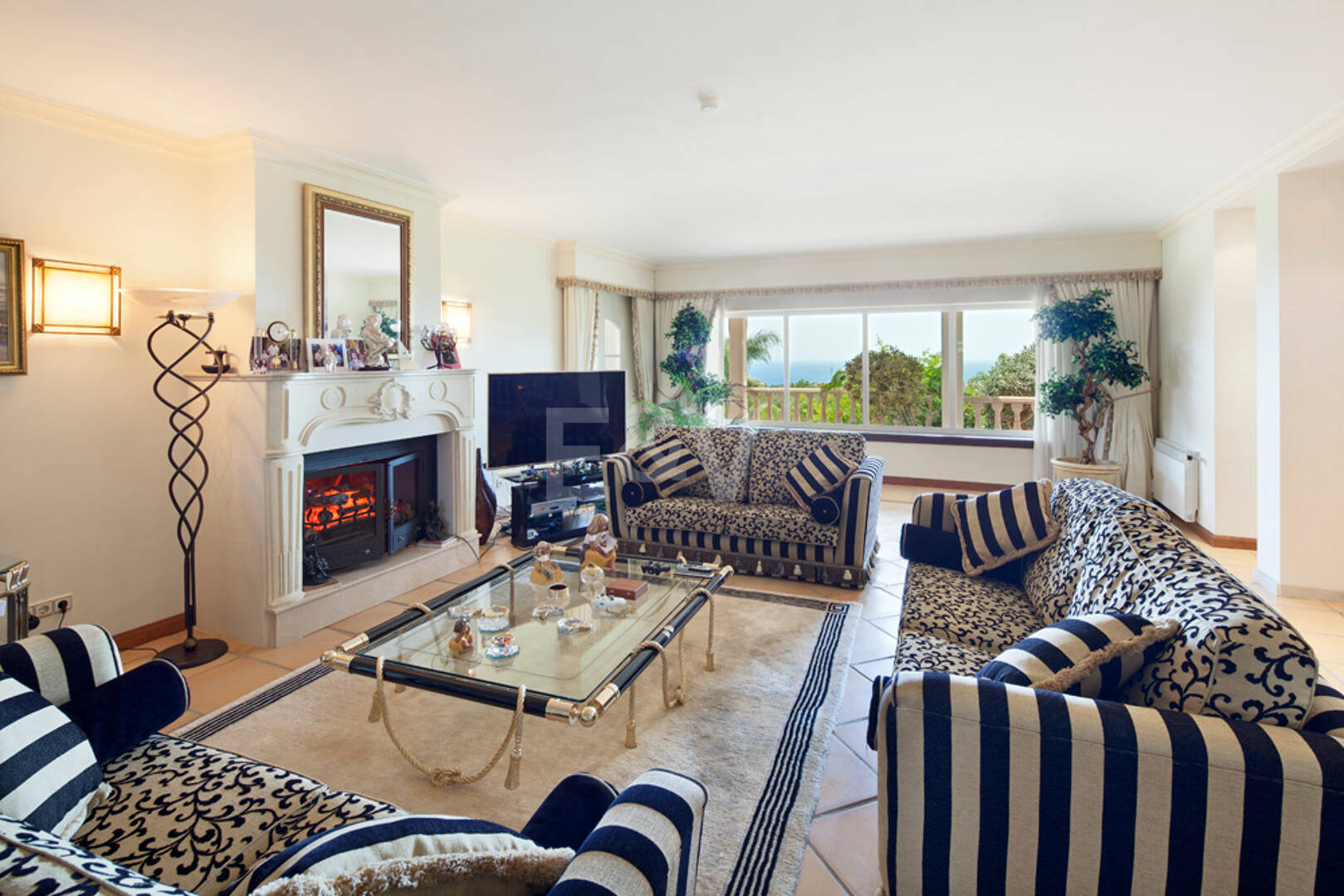 Villa mit Panoramablick in Los Altos de los Monteros