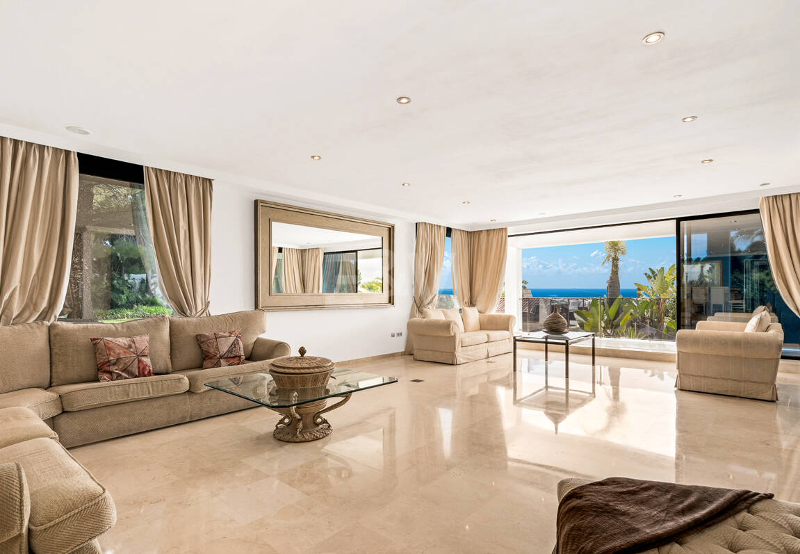 Magnifik Villa i Elviria med fantastisk havsutsikt