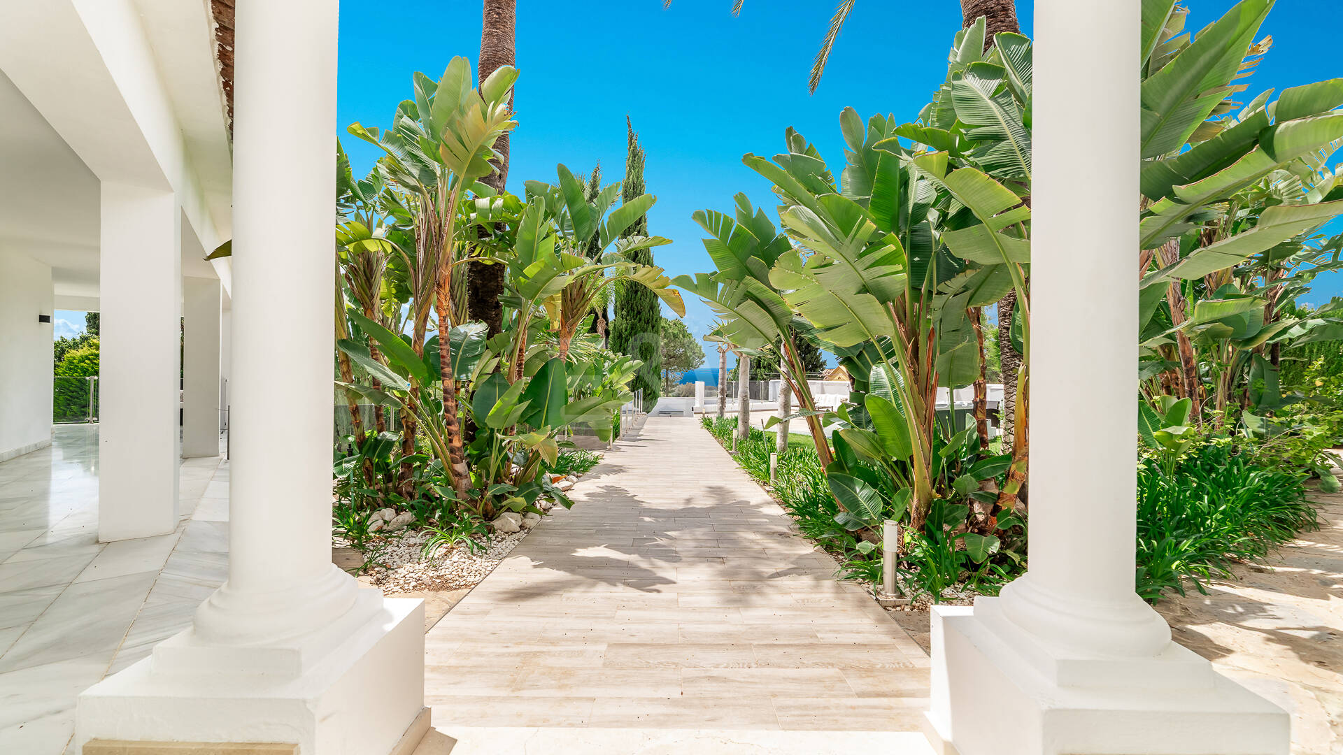 Herrliche Villa in Elviria mit einem fantastischen Meerblick