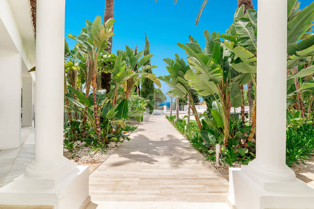 Magnifik Villa i Elviria med fantastisk havsutsikt