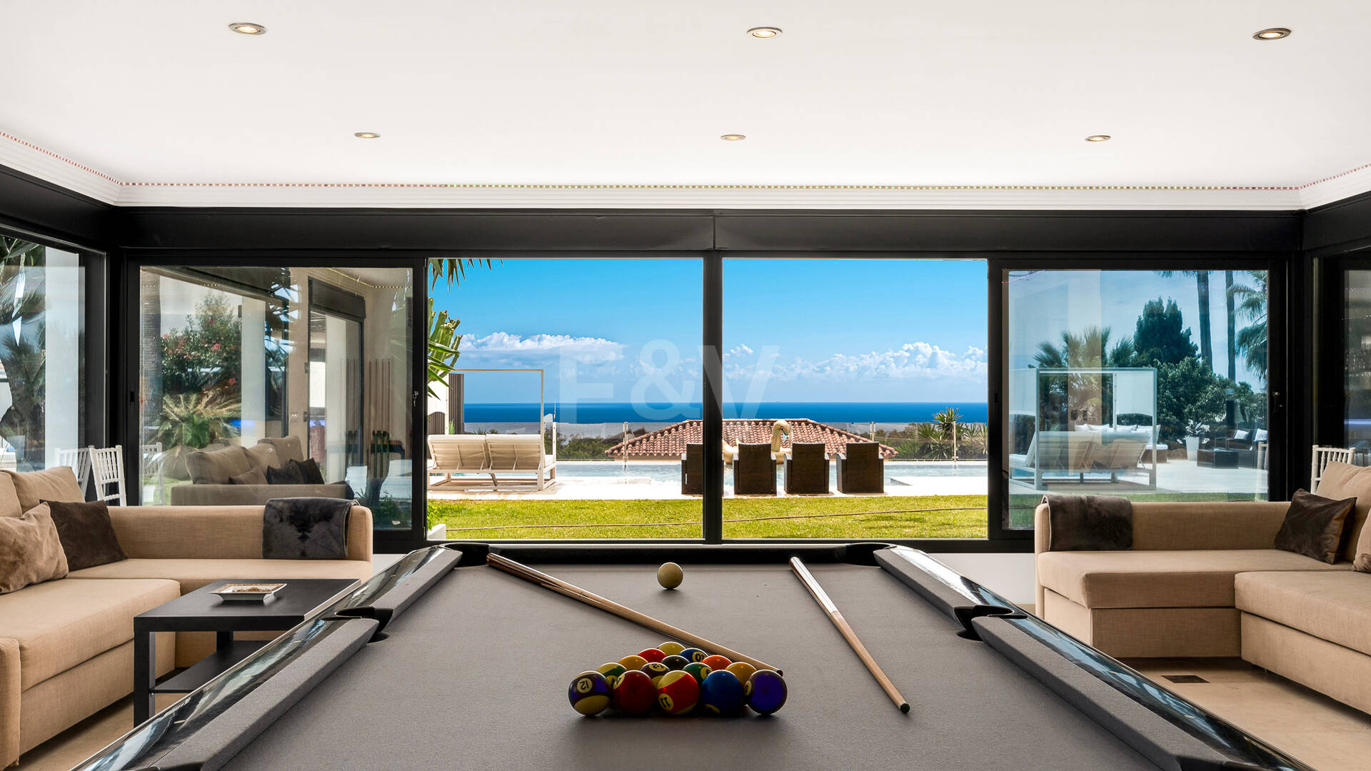 Herrliche Villa in Elviria mit einem fantastischen Meerblick