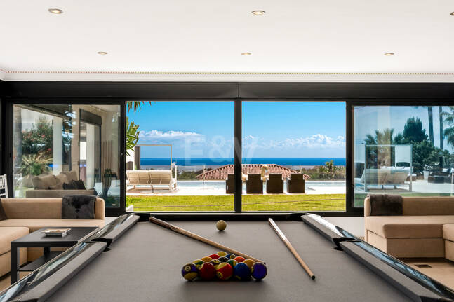 Magnifik Villa i Elviria med fantastisk havsutsikt