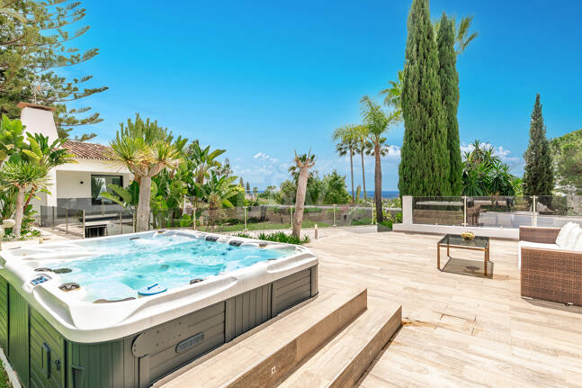 Magnifik Villa i Elviria med fantastisk havsutsikt