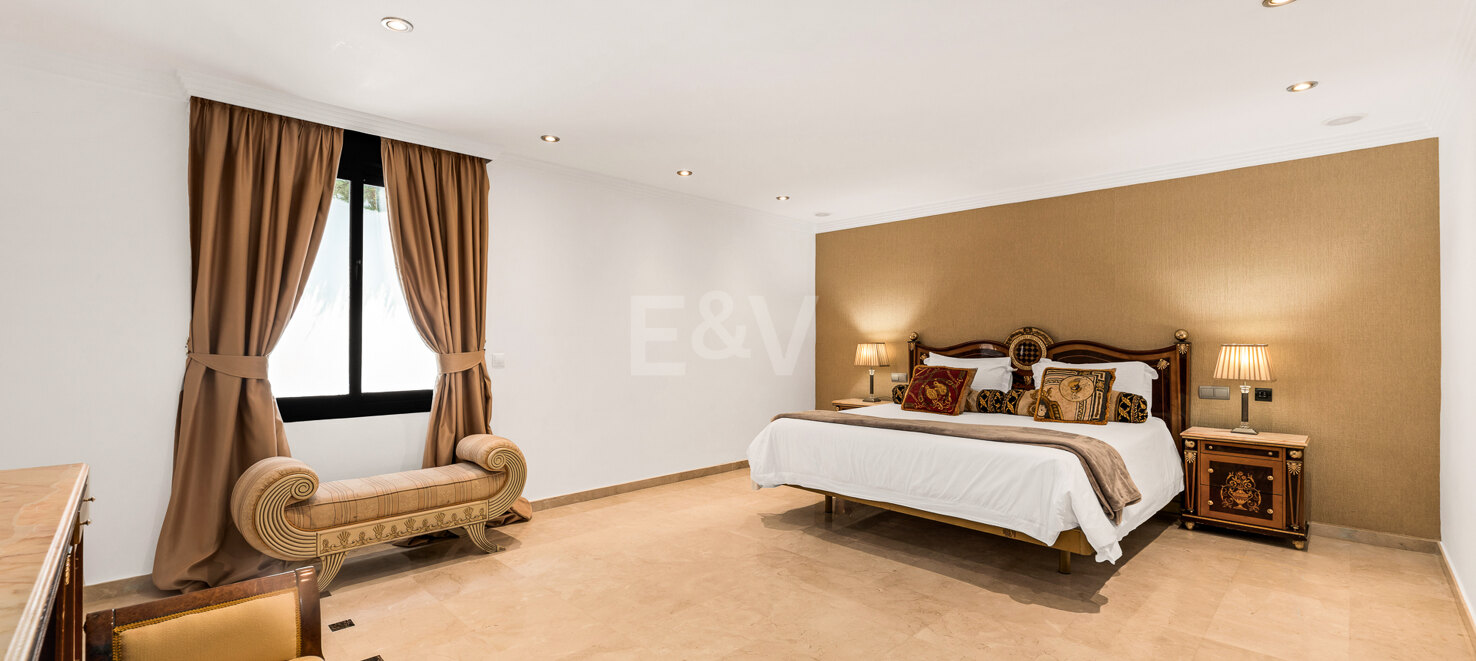 Magnificent Villa in Elviria with Stunning Sea Views