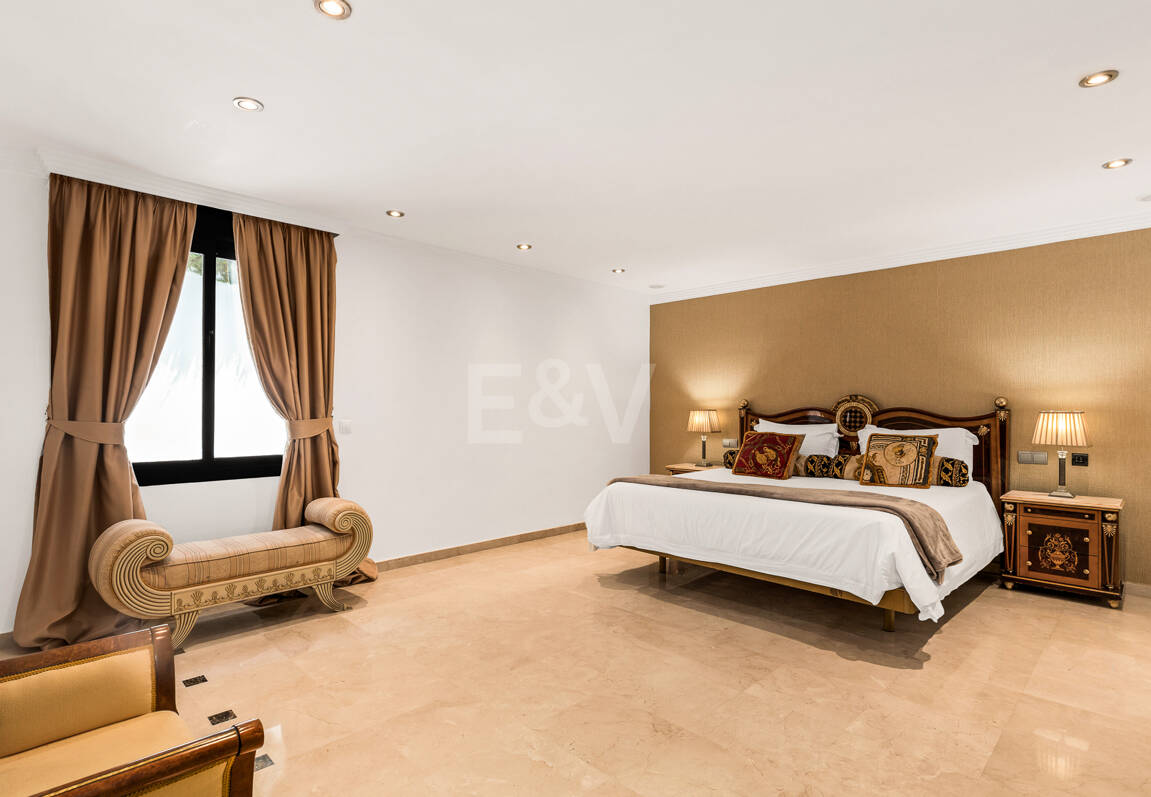 Magnifik Villa i Elviria med fantastisk havsutsikt