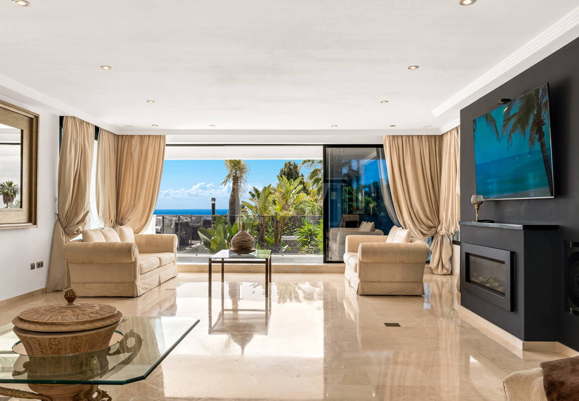 Magnifik Villa i Elviria med fantastisk havsutsikt