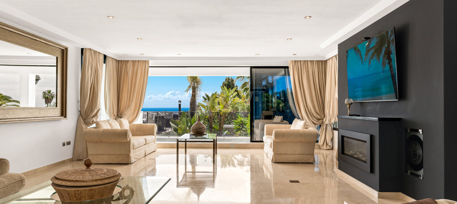 Magnificent Villa in Elviria with Stunning Sea Views
